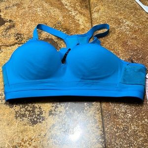 Victoria’s Secret sports bra nwt 34c incredible max high support